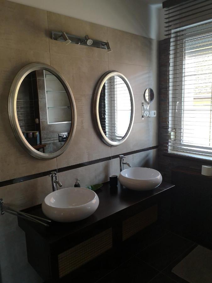 Hotello Apartmanhaz Es Panzio Залаегерсег Екстер'єр фото