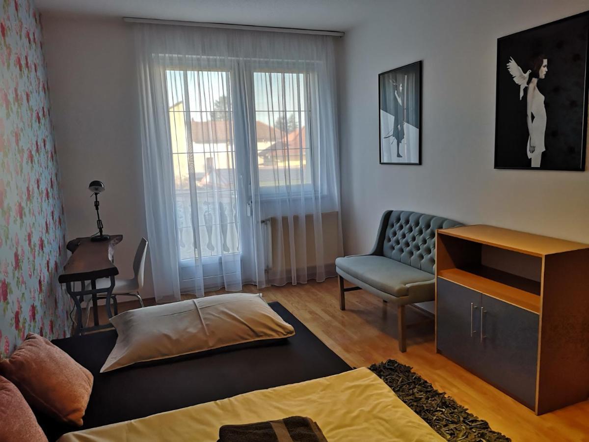 Hotello Apartmanhaz Es Panzio Залаегерсег Екстер'єр фото